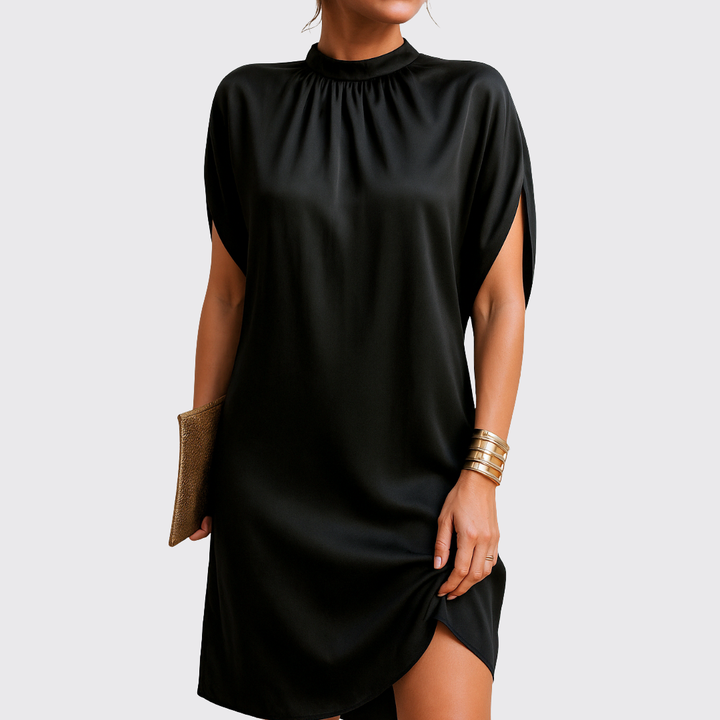 Judy™ | Elegant minikjole i satin med høj hals