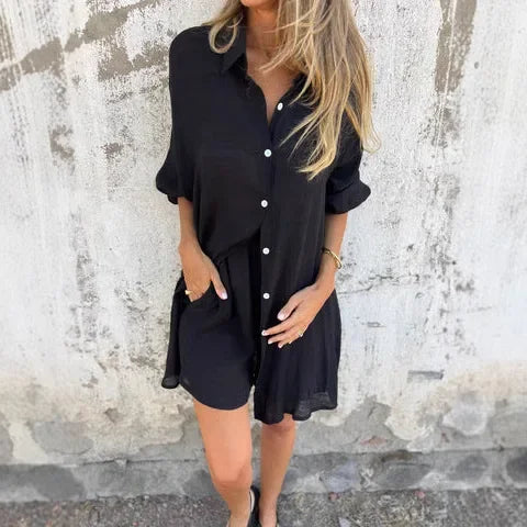 Donna™ | Komfortabelt sommersæt med let bluse og shorts