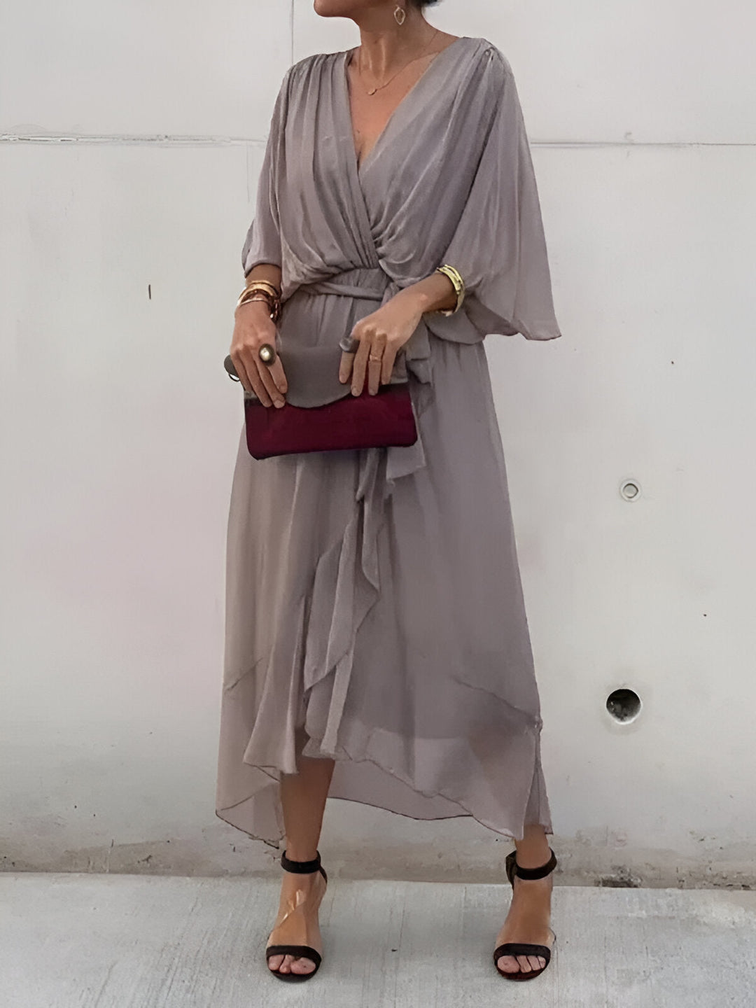 Moniek™ | Elegant plisseret midikjole med sløjfe