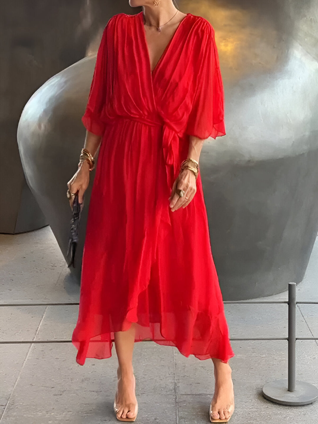Moniek™ | Elegant plisseret midikjole med sløjfe
